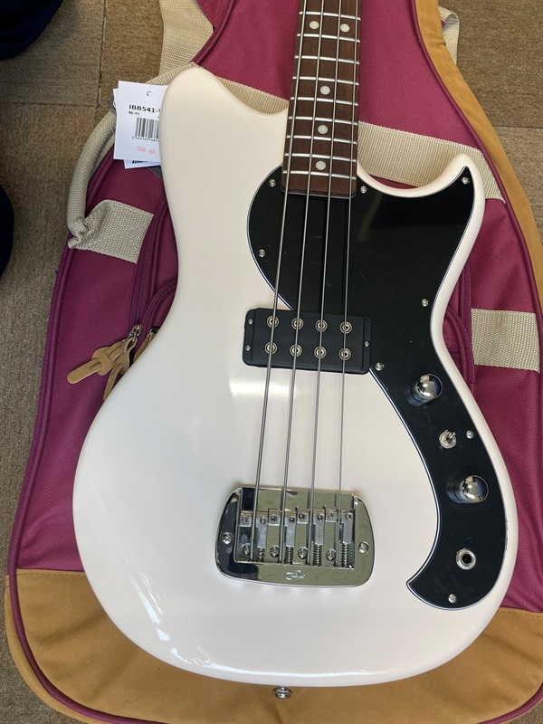 G&L Tribute series FALLOUT BASSの画像